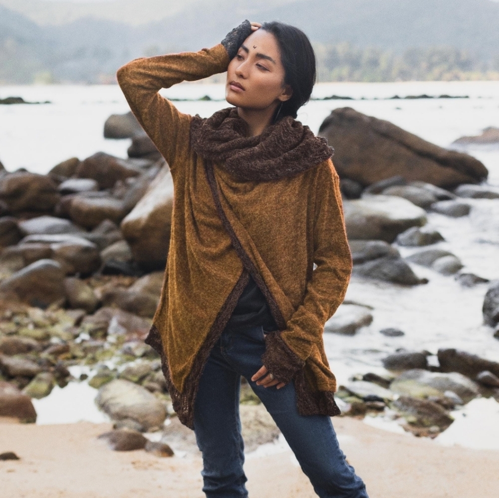 Like New! Cardigan Sweater Hooded Caramel And Brown